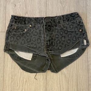 One Teaspoon Night Crawler Khaki Denim Shorts